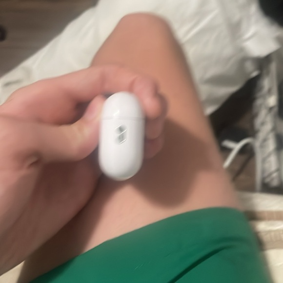 AirPods 2nd gen - Picture 4 of 5